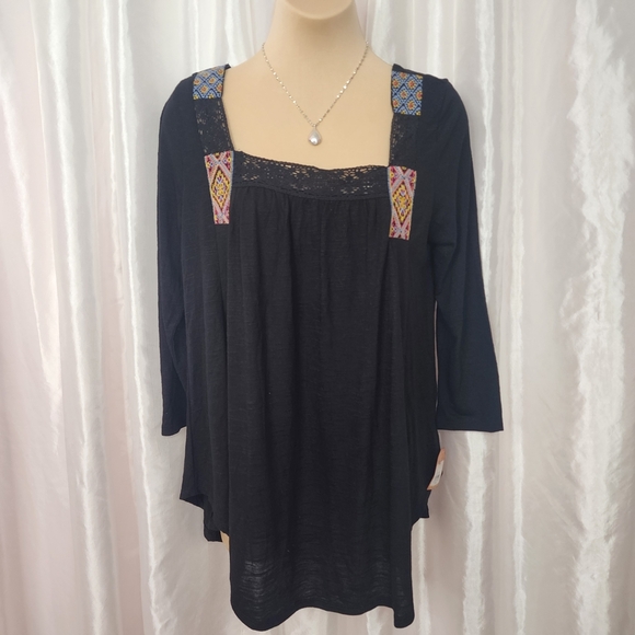 Mudd Black Peasant Tunic Top Boho Embroidered Trim Size Large - Picture 1 of 7